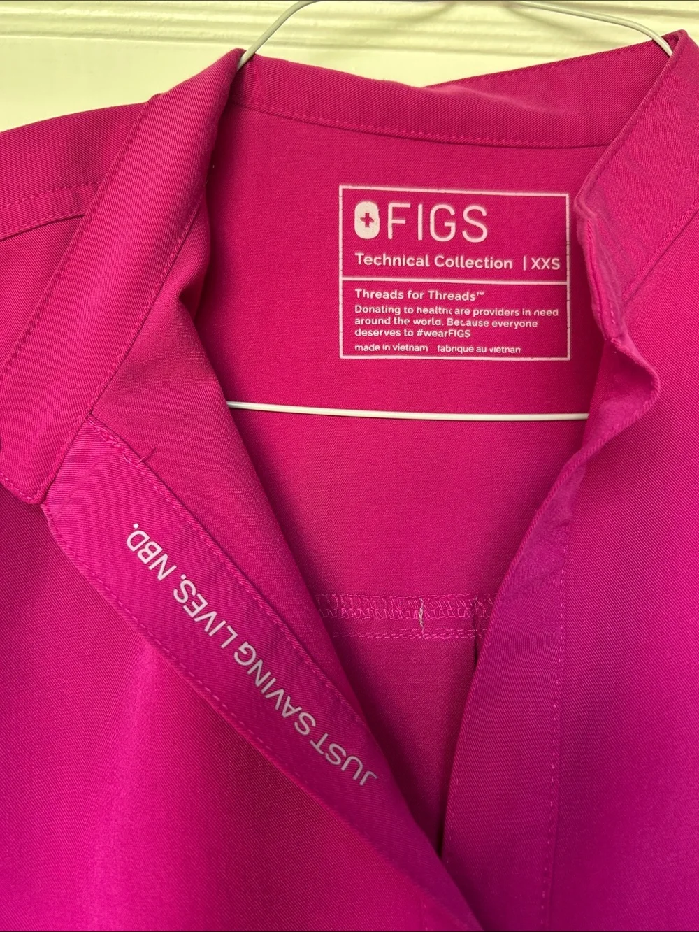 Figs Rafaela Magenta Cap-Sleeve Oversized Scrub Top XXS - Picture 3 of 5